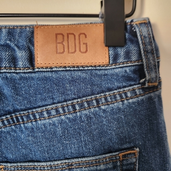 BDG | Pax High Rise Straight Leg Raw Hem Dark Wash Jeans - Size 26 - Picture 8 of 12